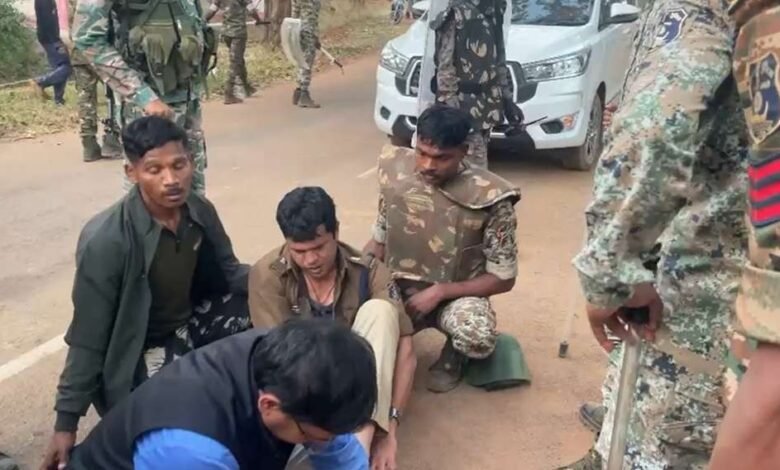 Converted: Controversy erupts over burial of a body in Bade Tewda village of Kanker...! Vandalism and arson at the church...Additional SP injured.