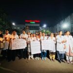 Medical Students: Black-band protest by medical students...! Demanding restoration of 50% PG quota...Angry students stage peaceful protest outside the hospital