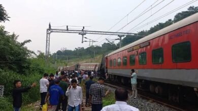 Major Train Accident: Rajdhani Express collides with a herd of elephants...5 coaches, including the engine, derailed...Several elephants killed.