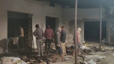 Fire at Rice Mill: Massive fire breaks out at a rice mill in Surajpur...! Two warehouses completely destroyed...Watch the video here.