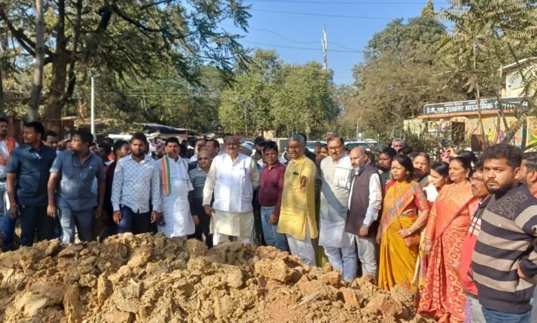 Small Shopkeepers: Small shopkeepers' anger against the municipal administration...! Businessmen take to the streets... Jaysingh Agrawal launches a scathing attack.