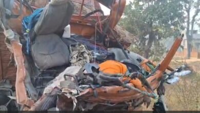 Truck Collision: Horrific road accident on the national highway in Kanker early this morning...! 3 dead in a collision between trucks... Watch the video.
