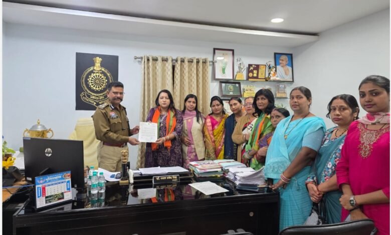 Congress MLA makes offensive remarks about women...! BJP Mahila Morcha files complaint against Congress MLA.