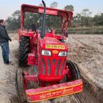 SDM Action: Major action by Katghora SDM...! One tractor seized for illegal sand mining... Strict action will be taken against others.