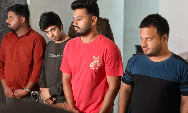 Gambling Bust: Big revelation of a gambling gang in Raipur...! 4 arrested with 17 lakh cash