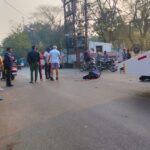 Accident: Major accident in Raipur...! A police tow truck hit a brother and sister who were on their way to school... The brother died tragically on the spot... The sister is in serious condition... Watch the VIDEO here.