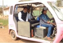 Digital Connectivity: The Collector and District Panchayat CEO rode a pink e-rickshaw...! Appreciating the self-reliance of the female driver.