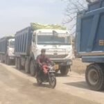Villagers Protest: Fed-up villagers vent their fury over clouds of ash! Indefinite strike in Korba... NTPC transport operations grind to a halt.