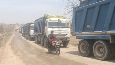 Villagers Protest: Fed-up villagers vent their fury over clouds of ash! Indefinite strike in Korba... NTPC transport operations grind to a halt.