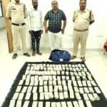 Police Action: Two Detained in Mahasamund with ₹75 Lakh in Cash... 150 Bundles of ₹500 Notes Recovered... Watch VIDEO Here