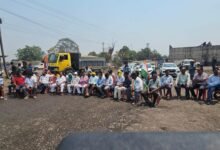 Congress Protest: Road Blockade in Korba! Congress Demonstrates on the Streets—Traffic Comes to a Standstill; Long Jam Forms on Kusmunda Road.