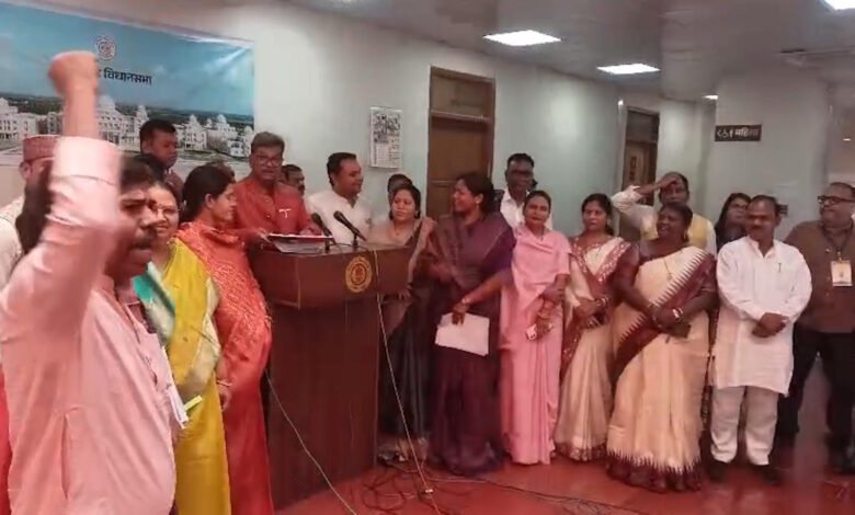 Dhan Kharidi: Did rats eat the paddy? Uproar in the Assembly...Opposition members suspended