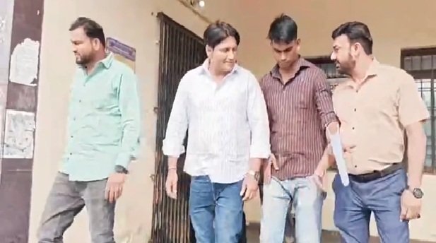 ACB Action: Bribery in HT Line Expansion Project...! ACB Apprehends 3 Individuals, Including a JE and an AE... CSEB Official Caught Red-Handed and Arrested While Accepting a Bribe of ₹35,000... Watch Video Here