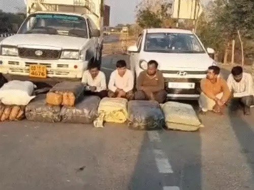 Ganja Smuggling: Ganja Was Being Smuggled Hidden Beneath Watermelons! Police Uncover the Ruse—Major Operation in Mahasamund.