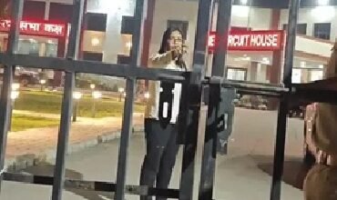 CM Visit: Uproar Amidst VIP Movement in Bilaspur! BJP Leader Flares Up at Circuit House Gate—Asks: "Is He Even Our CM?" — Video Goes Viral