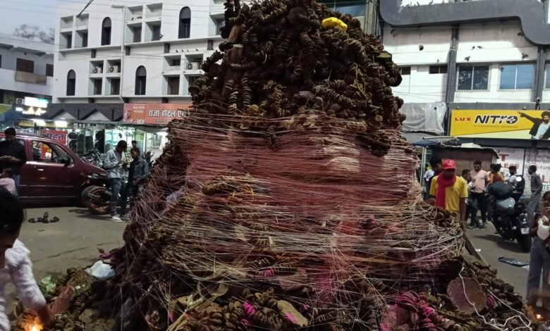 Holi Festival: A unique coincidence in Korba...! Holika will be burned for two days... Holi of colors on March 4th... The market is vibrant.
