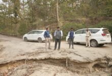 Collector Inspection: Collector inspects Lemru-Shyang road...! Fears of a possible accident... PWD instructed to repair immediately.