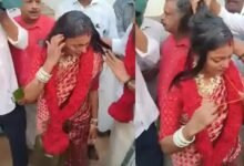 Mahakumbh Viral Girl: Mahakumbh's viral girl Monalisa married boyfriend Farman Khan in Kerala...Director Sanoj Mishra made sensational allegations...Watch the video here