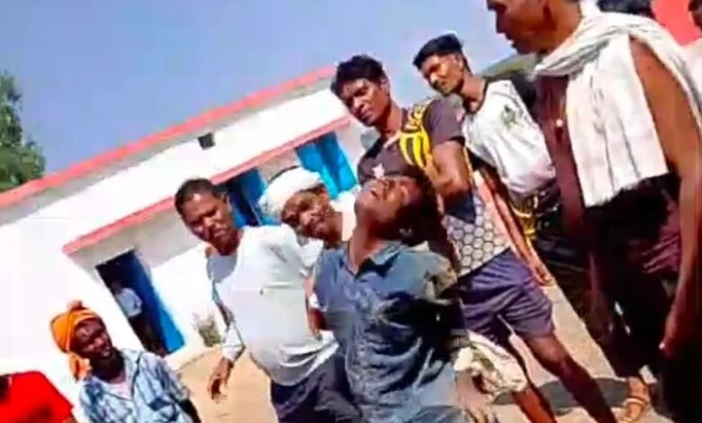Tribal Child Abuse: A shameful incident has emerged from Kabirdham...! A minor tribal child was brutally beaten by a mob...and died during treatment.