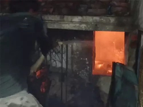 Gas Cylinder Blast: Major News from Bilaspur! Massive Fire Erupts Following a Violent Refrigerator Explosion—Woman Burnt Alive; Watch VIDEO Here.