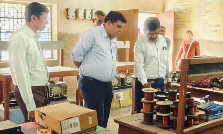 Collector Takes Action: Irregularities Exposed at Korba Polytechnic! Collector Kunal Dudawat Expresses Displeasure—Directs Remedial Measures Within 3 Days.