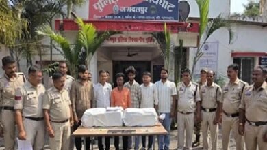 Police Seize Ganja: Ganja Deal Underway in Dharamshala Room...! 54 kg of Ganja Seized in Bastar Police Raid... 6 Arrested.