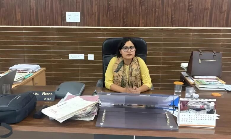 ACB Raid: ACB Raids SDM Office! 3 Arrested, Including Kajal Meena—Caught Red-Handed Accepting a Bribe; ₹4 Lakh in Cash Recovered from Bag.