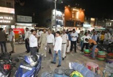 Korba Municipal Action: Strict Crackdown on Encroachment in Korba! 40-Foot Road Reduced to 4 Feet—Commissioner Issues Stern Reprimand.