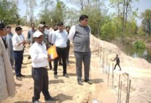 Anicut Inspection: Collector Inspects Under-Construction Anicut at Tendubhantha! Directs Completion of High-Quality Work Within the Stipulated Timeframe.
