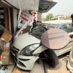 Drunk Driving Case: Major Disaster Averted in Korba! Speeding Car Crashes into Mobile Shop While Driver Was Intoxicated—Sparks Panic.