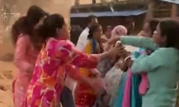 Land Dispute: Land dispute turns violent in Jagdalpur—fierce brawl breaks out between women. Watch video.