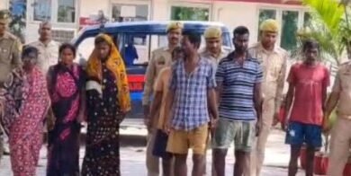 Police Action: Swift action by Chakia Police... 7 cunning accused, including women, arrested... ₹15.80 lakh in cash recovered.