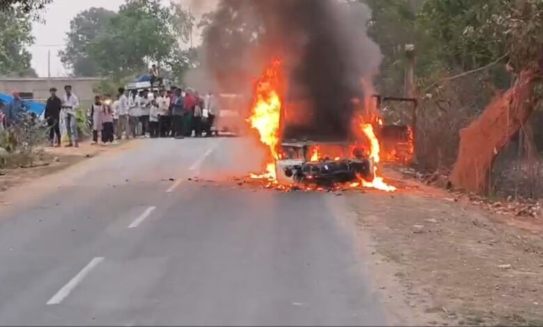 Bolero Fire: Bolero parked in Surajpur catches fire! Father saves his 2-year-old child—major tragedy averted. Watch VIDEO here.