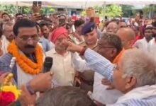 Political Showdown at Bilha SuShasan Tihar! BJP MLA Dharamlal Kaushik and Congress Leader Rajendra Shukla Clash on Stage.