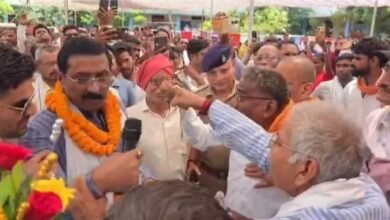Political Showdown at Bilha SuShasan Tihar! BJP MLA Dharamlal Kaushik and Congress Leader Rajendra Shukla Clash on Stage.