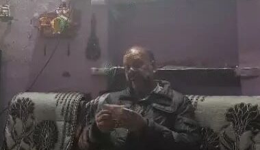 Jail Scam: Prison Guard Accepts Bribe While Chanting ‘Radhe-Radhe’...! Uproar Ensues as Video Goes Viral... Watch Here