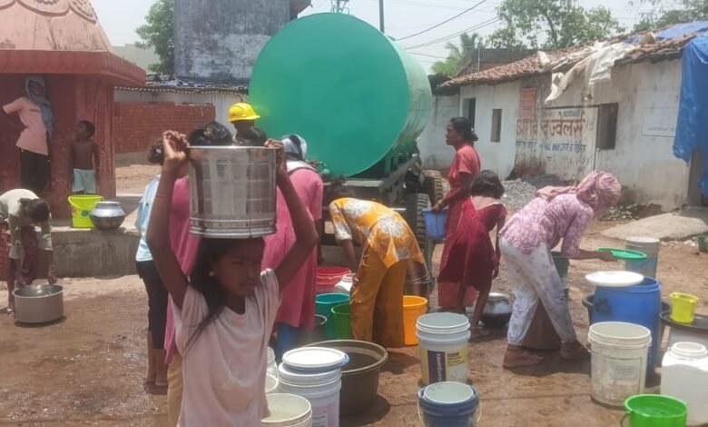 BALCO Water Supply: BALCO Becomes a Lifeline Amidst Scorching Heat! Drinking Water Delivered to Wards... Locals Express Gratitude.