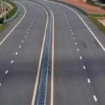 Bharatmala Scam: Major EOW raid in the Bharatmala scam! Investigation underway at a contractor's premises in Dhamtari; the team is scrutinizing land and compensation records.