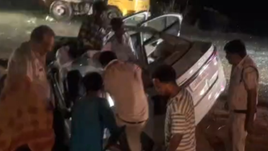 Road Accident: Horrific accident on the Ambikapur-Raipur highway late at night! Car rams into a stationary truck... young man dies... Watch VIDEO.