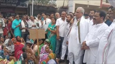 Fake NOC Case: Major Uproar in Tilda! Bhupesh Baghel Arrives at Police Station with Villagers... Protest Ends After FIR Lodged Over Fake NOC.