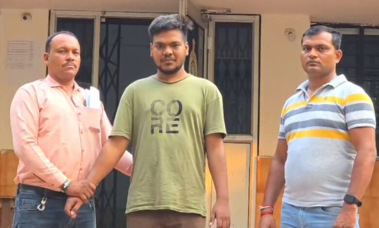 Cricket Betting: Major revelation by Raigarh Police! High-tech cricket betting racket busted—matches streamed with a 5-second lead; B.Tech engineer mastermind arrested.