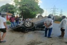 Road Accident: Havoc caused by a speeding car in Korba! It crashed into a divider and rolled over multiple times; a wheel was torn off.