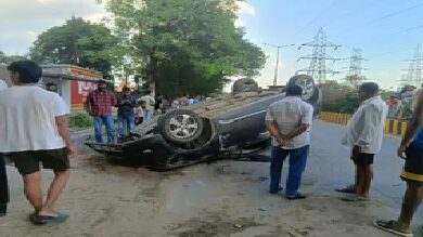 Road Accident: Havoc caused by a speeding car in Korba! It crashed into a divider and rolled over multiple times; a wheel was torn off.