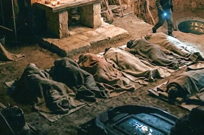 Balodabazar Mystery Deaths: Eight deaths following the same pattern...! Rumors of human sacrifice in the village spark a sensation... Seven bodies exhumed one by one... Investigation underway.