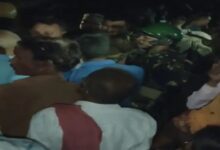 Nakti Village Protest: Administration arrives in Raipur's Nakti village to remove encroachments... Villagers outraged and adamant on demands for rehabilitation... Chants of "Go back" raised.