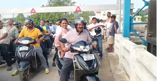 Bilaspur Sewerage Project: Deputy CM Arun Sao set out on a scooter... unexpectedly inspected development works... and reprimanded officials over the delay.