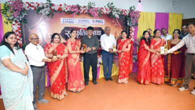 Employee Talent Show: Power company officers and employees dazzled with their talent! A memorable evening featuring singing and dancing at the cultural event.
