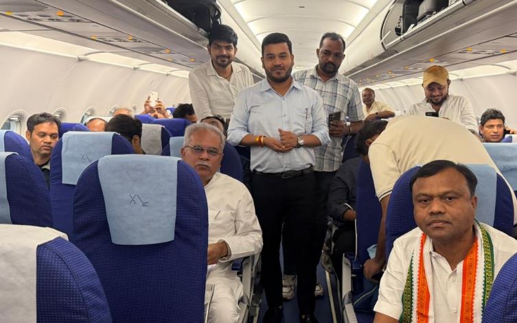 Delhi-Raipur Flight Diverted: Delhi-Raipur IndiGo flight makes emergency landing in Nagpur...! Bhupesh Baghel and Deepak Baij were on board.