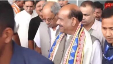 Om Birla's Raipur Visit: Lok Sabha Speaker Om Birla has arrived in Raipur! He will attend several events, including the Acharya installation ceremony.