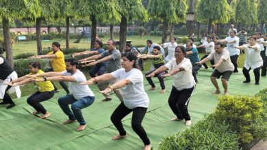 International Yoga Day 2026: A unique initiative by women journalists in Korba...! Hundreds of women gathered at Pushpalata Udyan on Yoga Day.